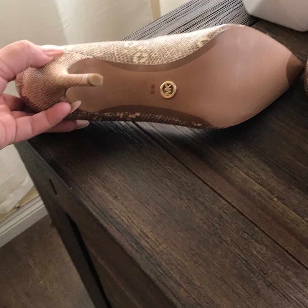 MK Heels brand new with box - Picture 4 of 4